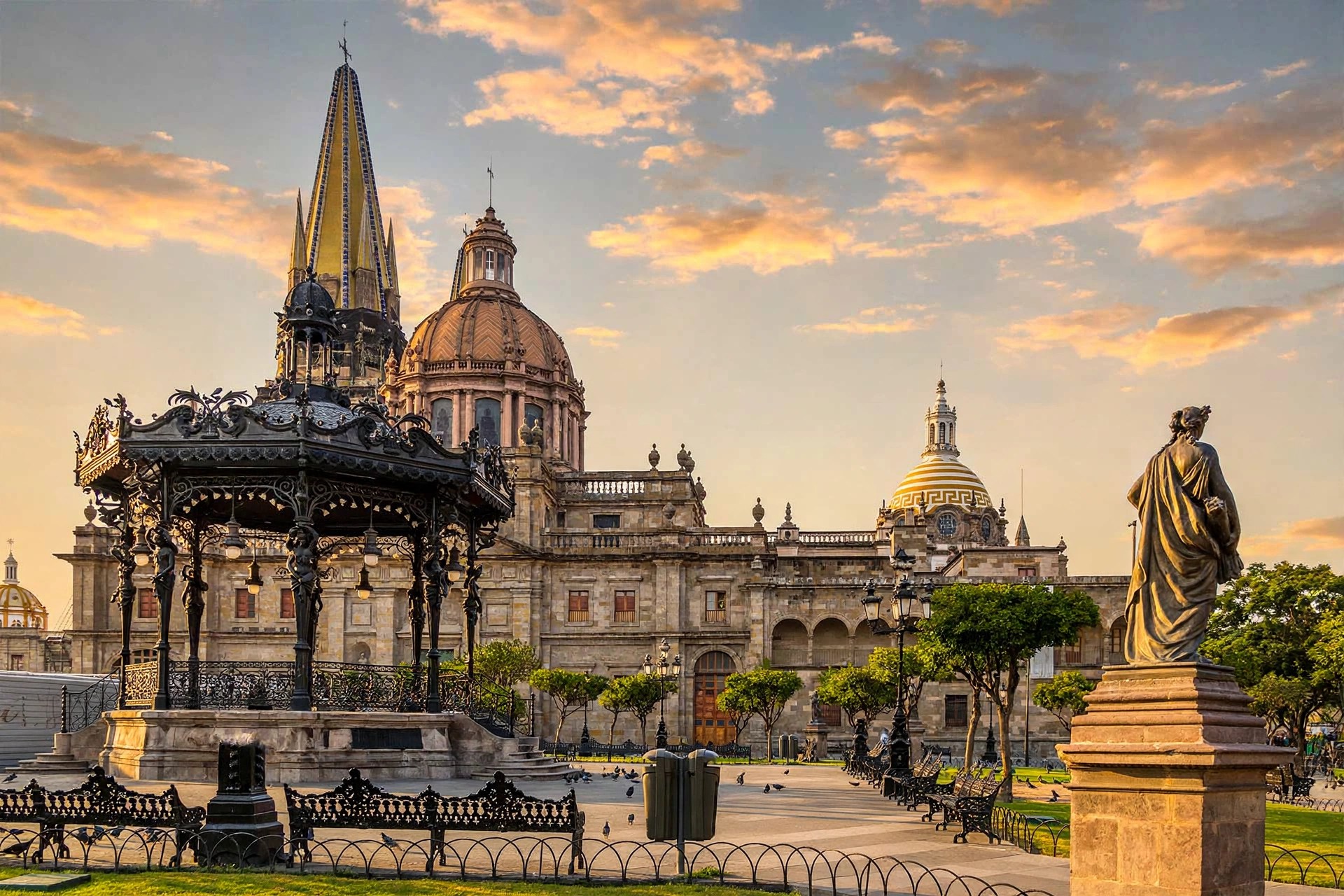 La cathédrale de Guadalajara et la Plaza de Armas au cœur du centre historique