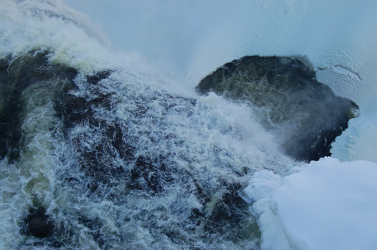 La catarata Montmorency en invierno, vista desde arriba
